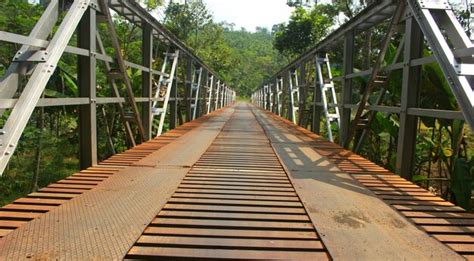  สะพานเหล็กโบราณแห่งซุนยี่: สัญลักษณ์แห่งอดีตและความงดงามที่ถูกลืม