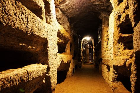  Catacombs of San Callisto: Journey through Time and Mystery Beneath Rome!