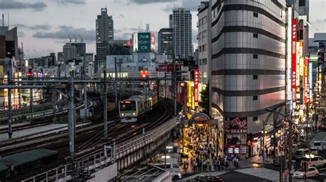 浅草駅から上野駅：東京の下町文化と現代の交差点